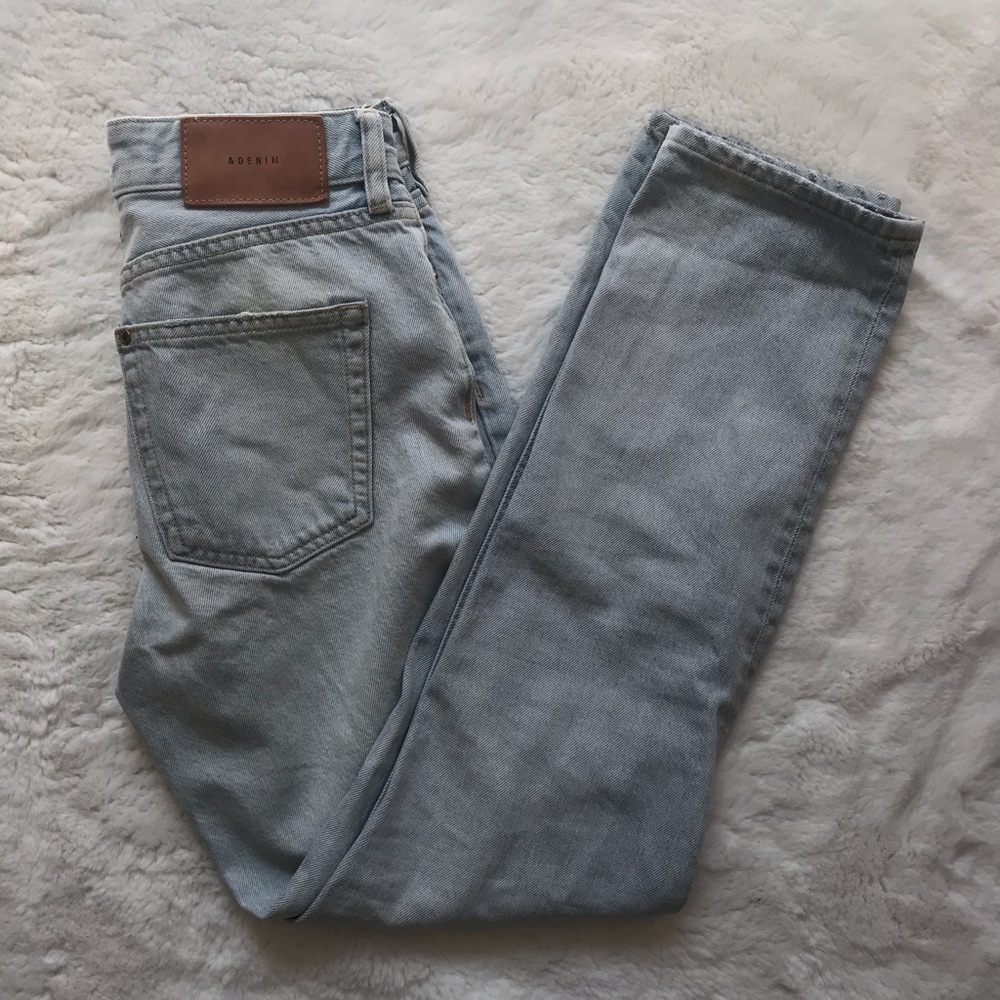 Oversized light wash jeans
